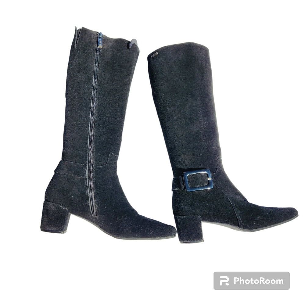 Valdini knee-high black suede women's boots size 7 USA